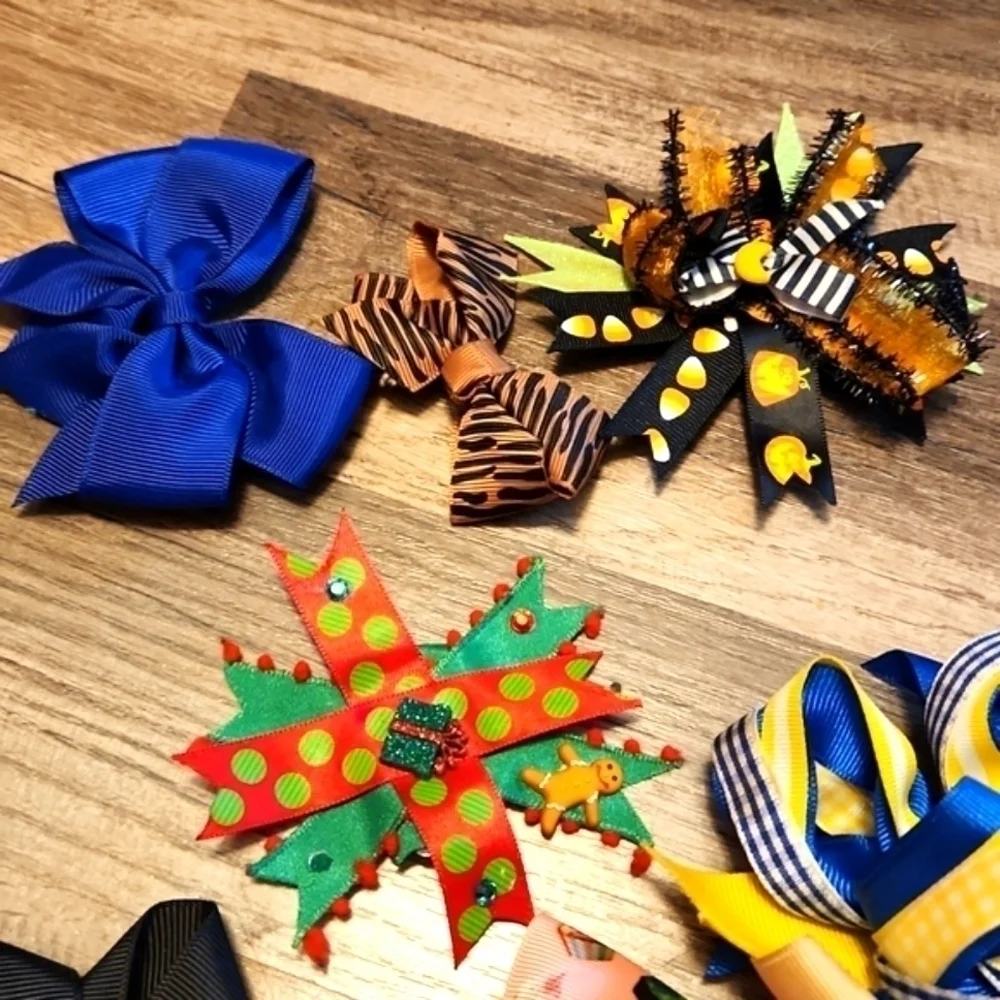 HAIRBOWS 22 Little Girls' Clip Hairbows. Several Have Ouchless Covered Clip.